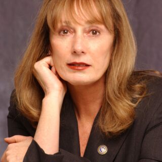 Gayle Lynds